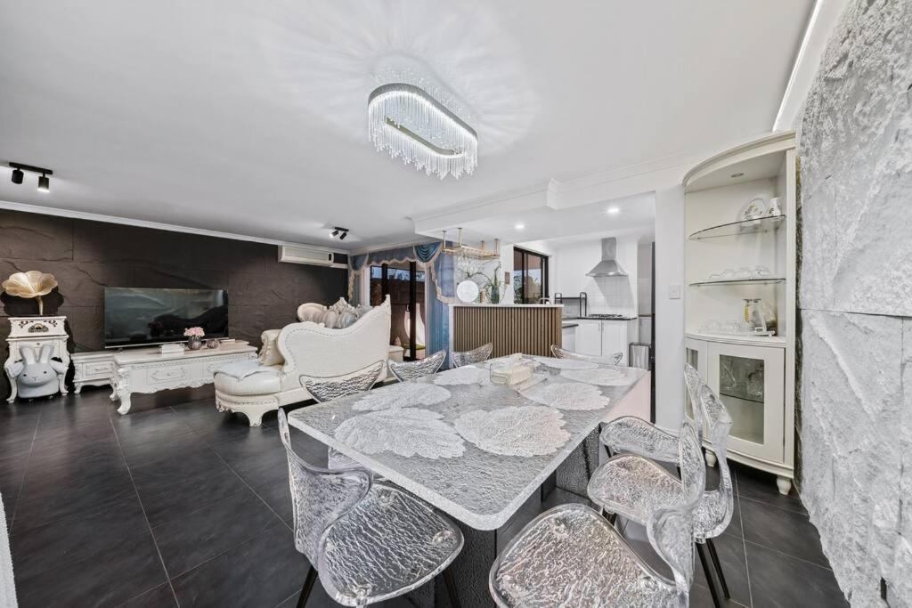 Equitice Winter Moonlight Villa