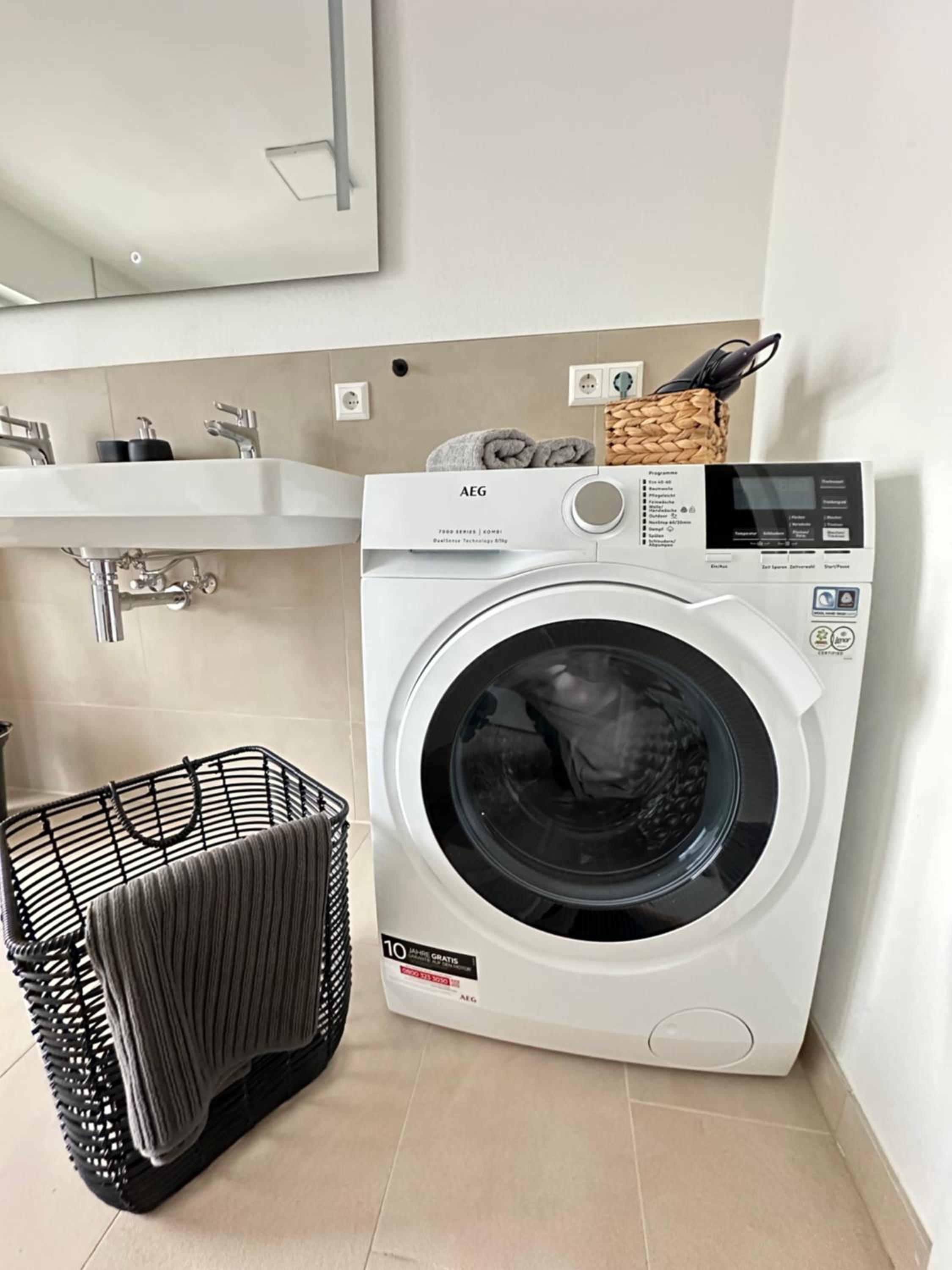 Modernes 2-Schlafzimmer Business EG Wohnung in Ehningen, IBM, Mercedes-Benz Sindelfingen, S-Bahn und A81 mit Parkplatz