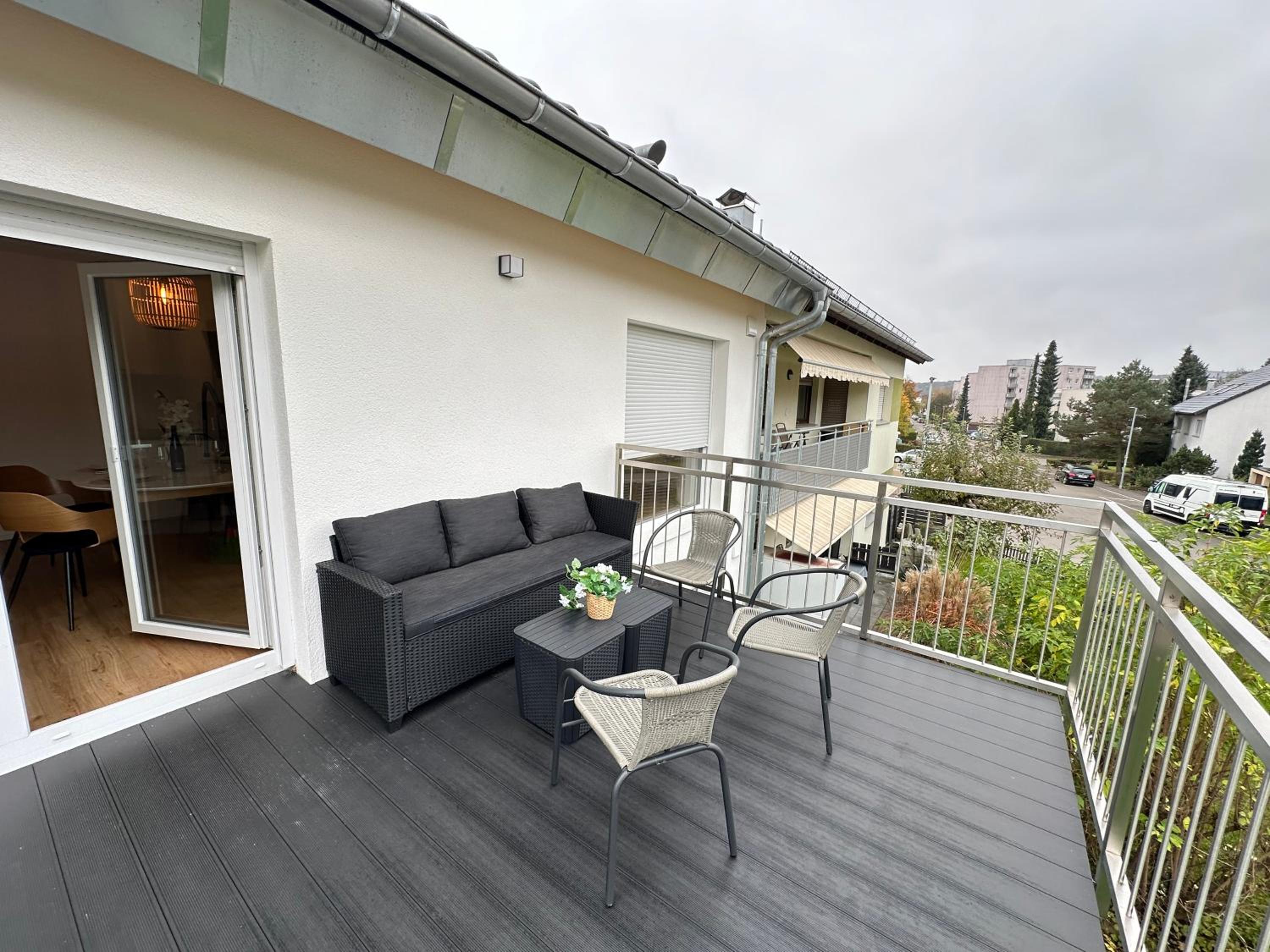 Modernes 2-Schlafzimmer Business EG Wohnung in Ehningen, IBM, Mercedes-Benz Sindelfingen, S-Bahn und A81 mit Parkplatz