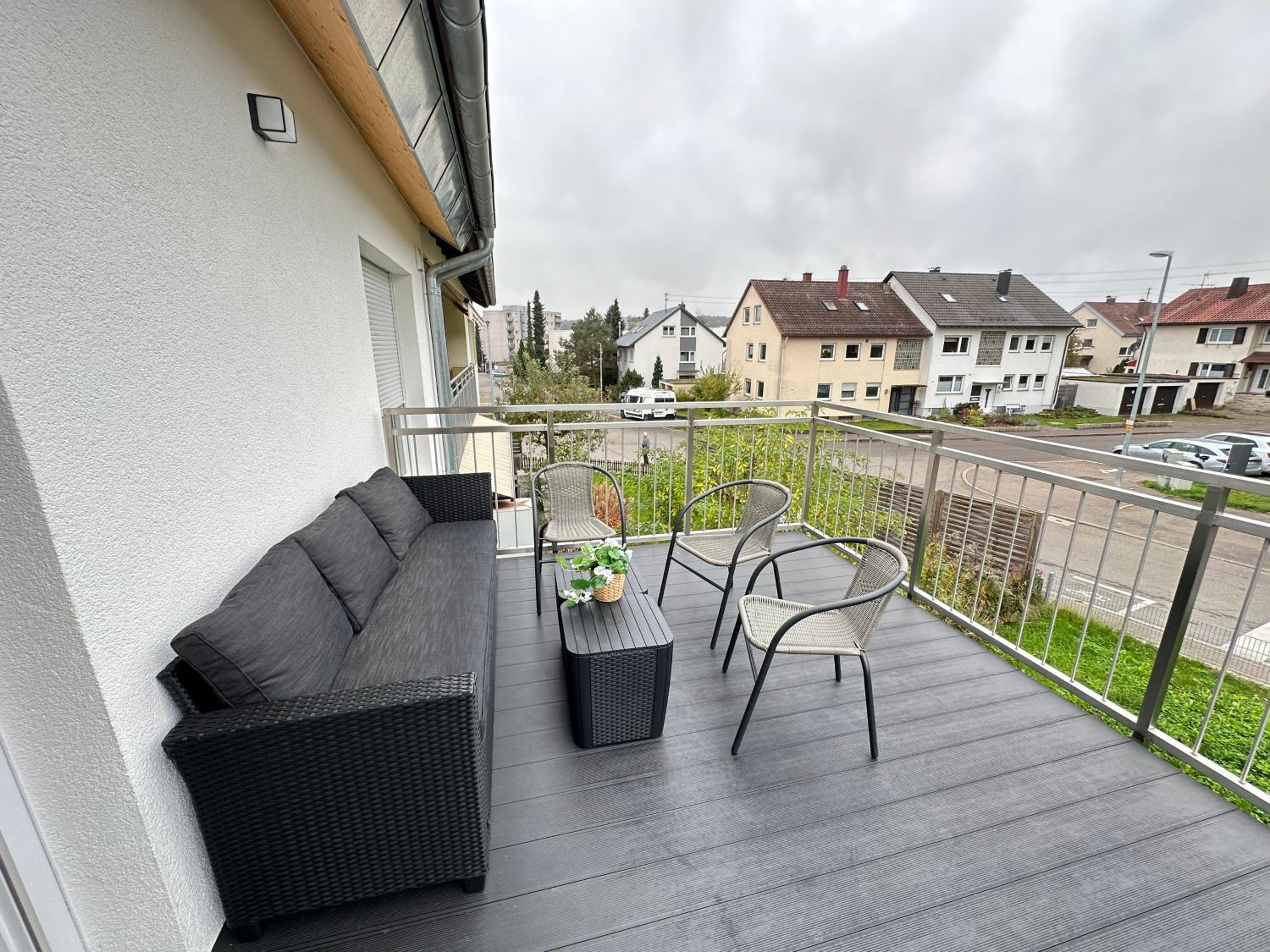 Modernes 2-Schlafzimmer Business EG Wohnung in Ehningen, IBM, Mercedes-Benz Sindelfingen, S-Bahn und A81 mit Parkplatz