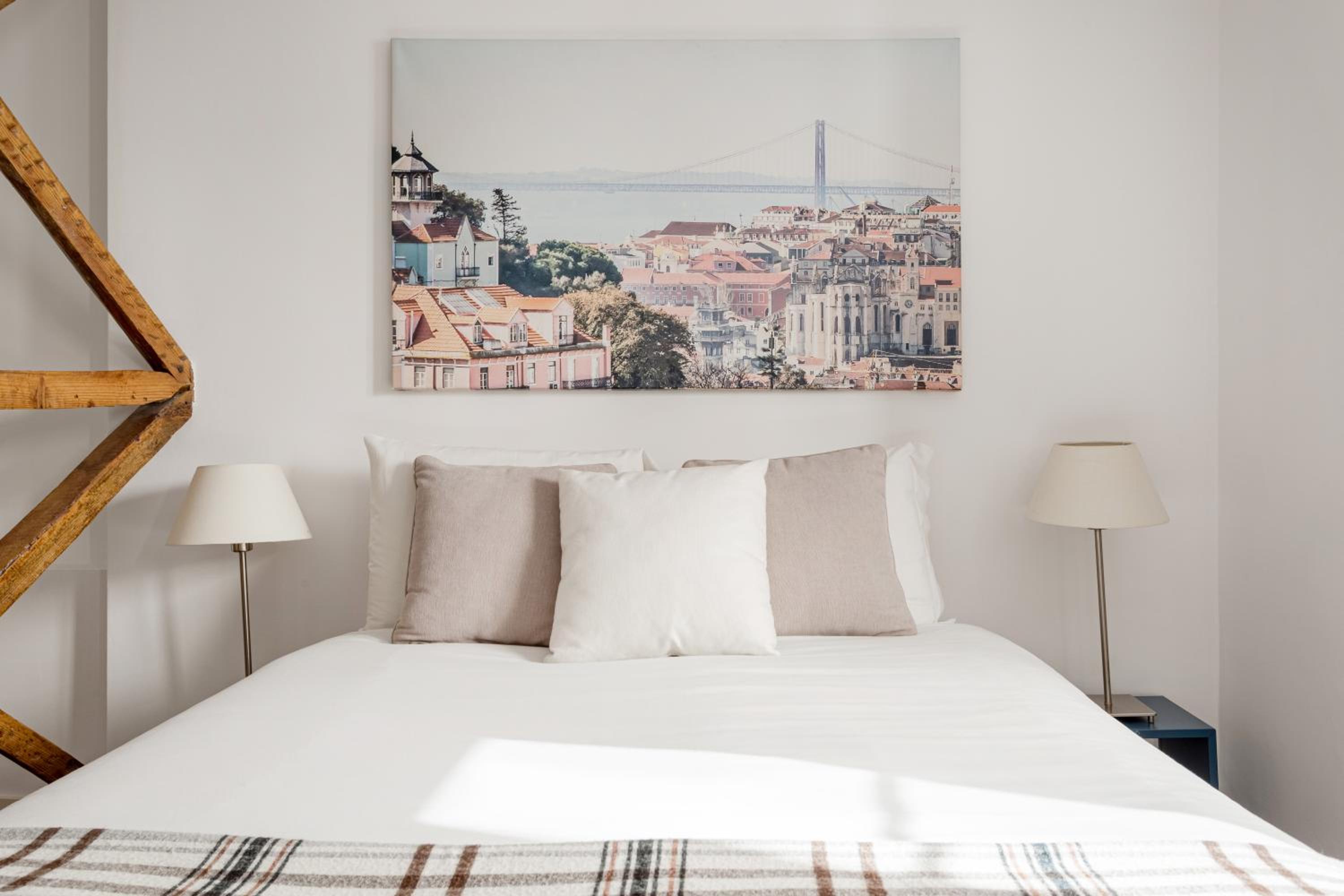 Lisbon Cozy Nest in Santa Catarina view 4