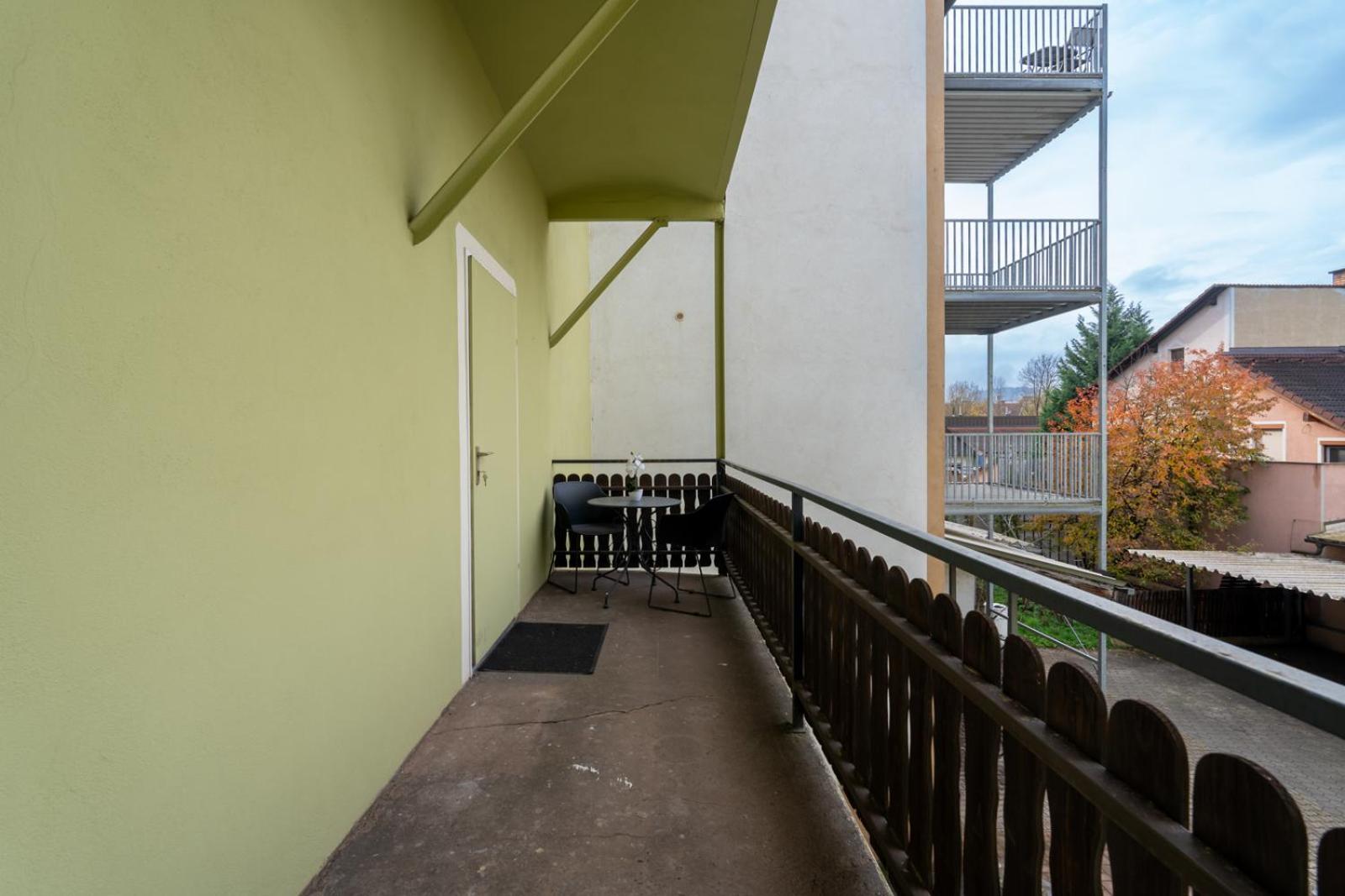 Chic Apartment in Leoben - Balcony & Easy City Access
