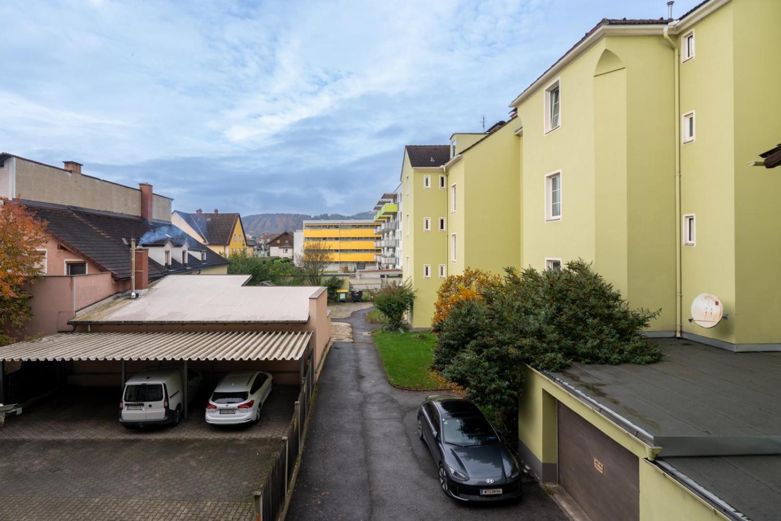 Chic Apartment in Leoben - Balcony & Easy City Access