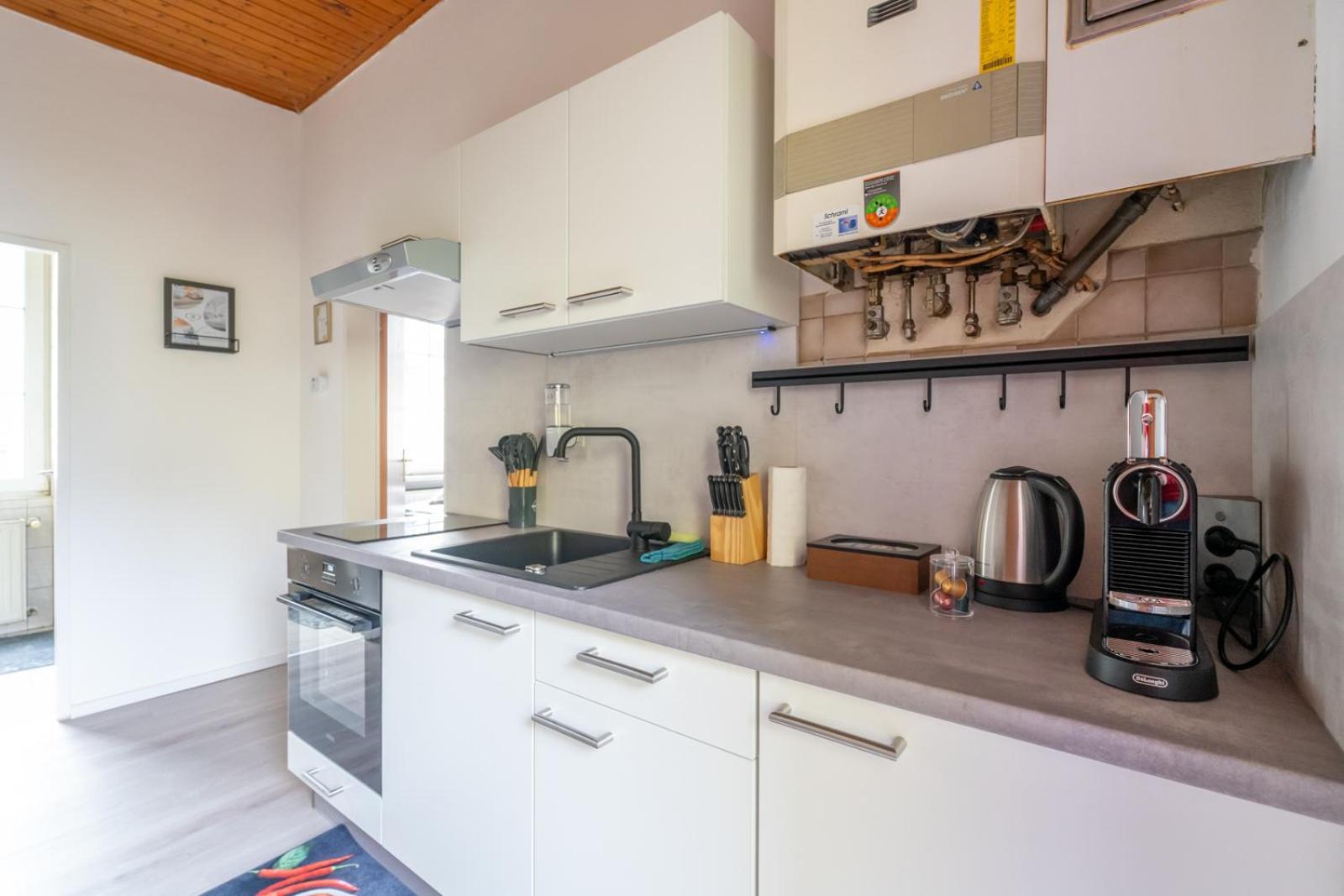 Chic Apartment in Leoben - Balcony & Easy City Access