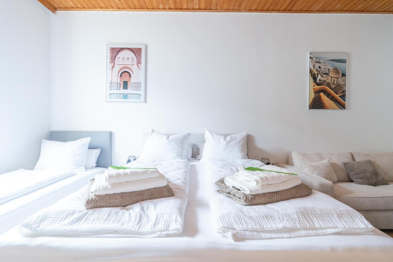 Chic Apartment in Leoben - Balcony & Easy City Access