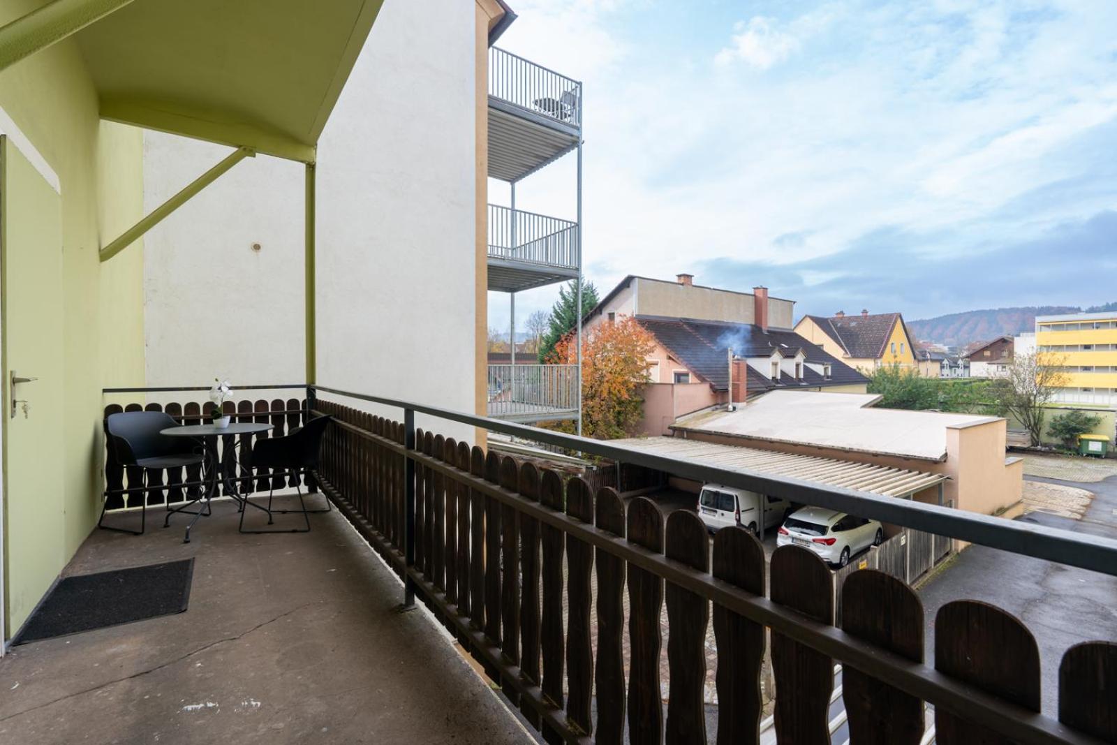 Chic Apartment in Leoben - Balcony & Easy City Access