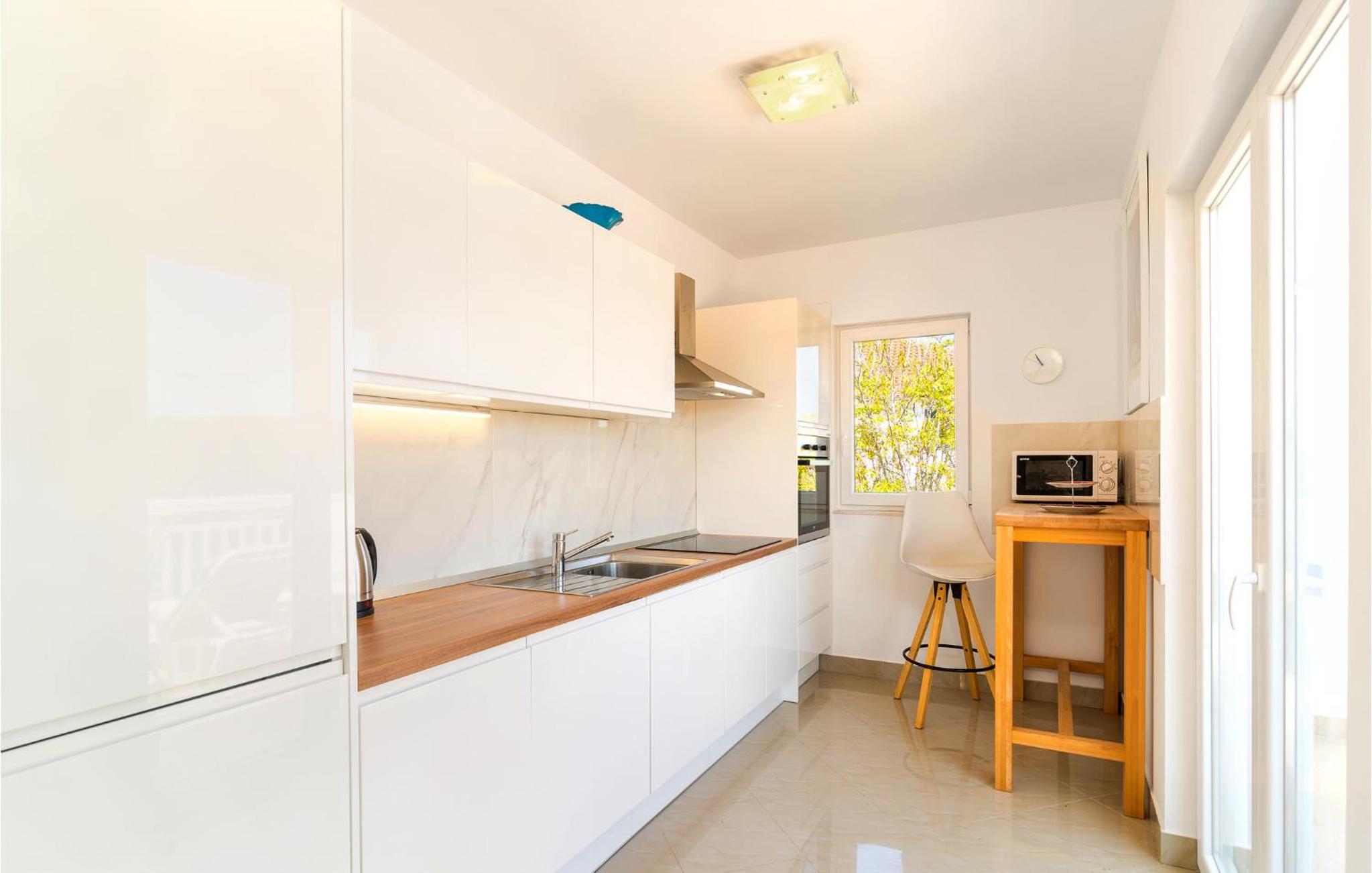 Awesome Apartment In Vrboska With Wifi view 4