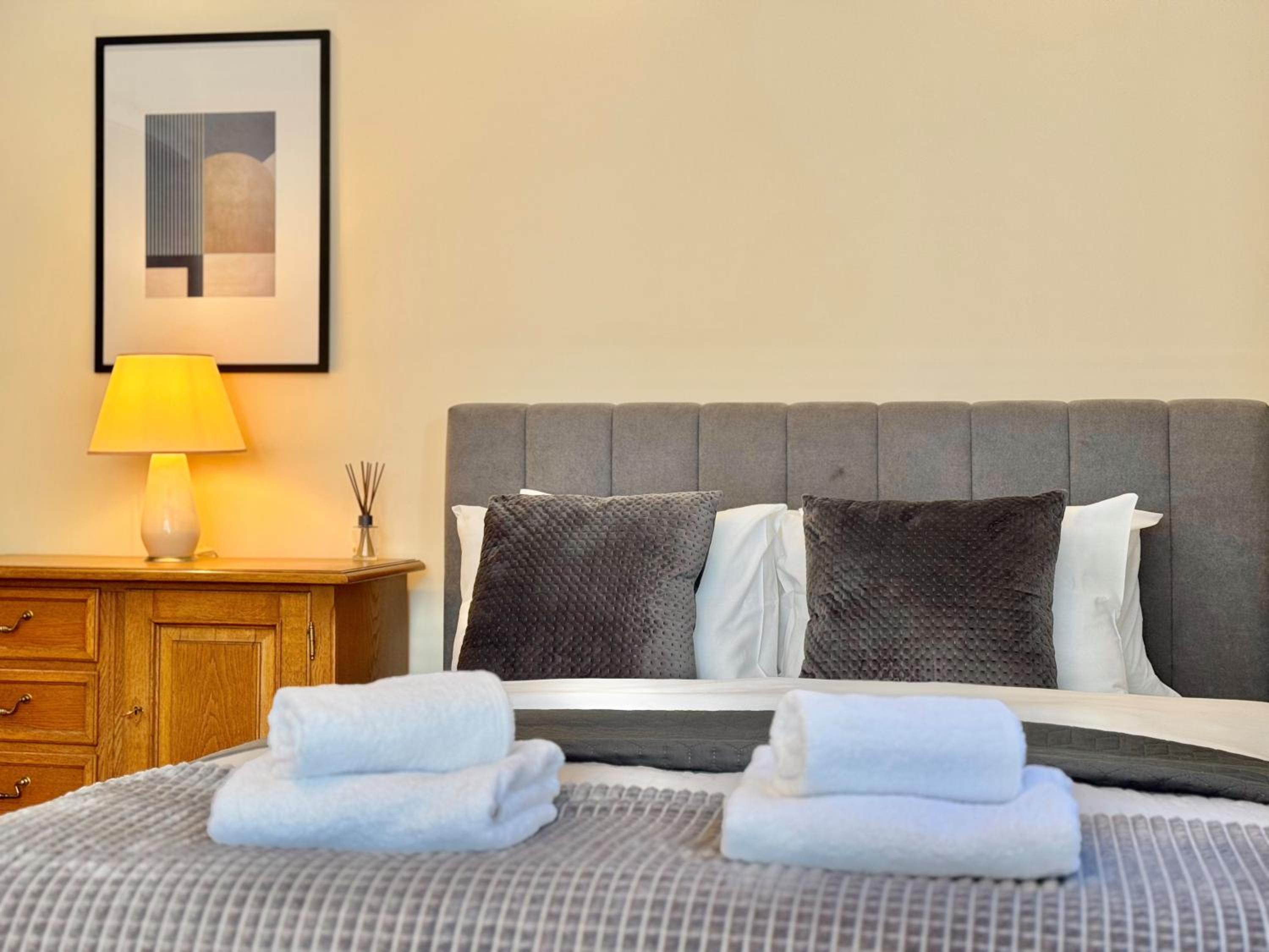 Top Centre 2Bed Apartment for 5 Guests 2 minutes from High Street