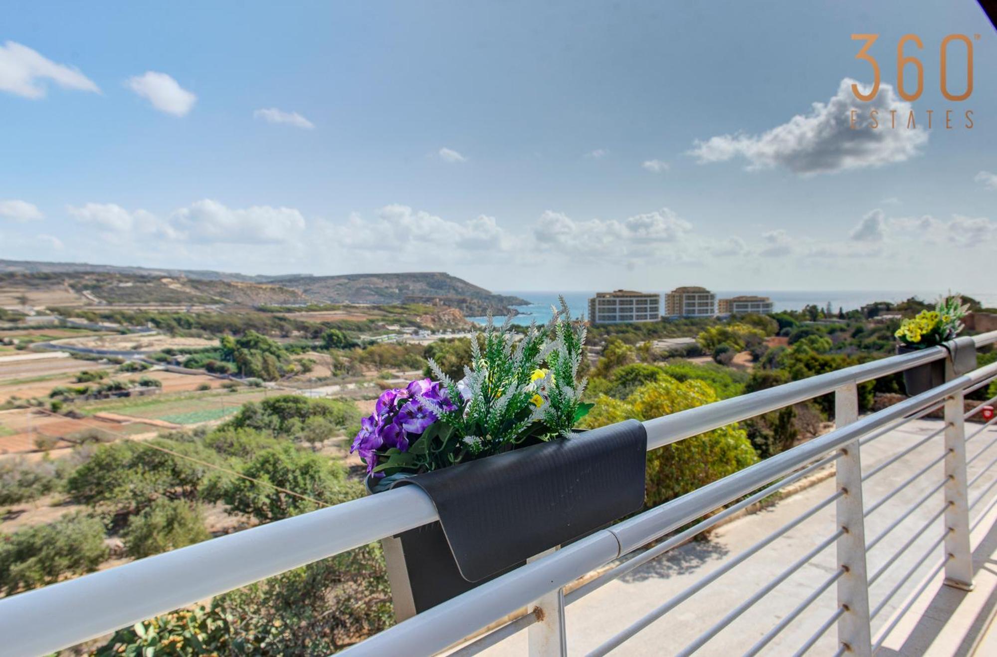 Stunning Villa with Jacuzzi & beautiful views by 360 Estates view 5