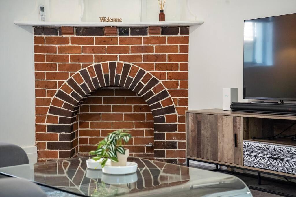 Spacious 3-Bedroom Family Home in Concord's Heart!