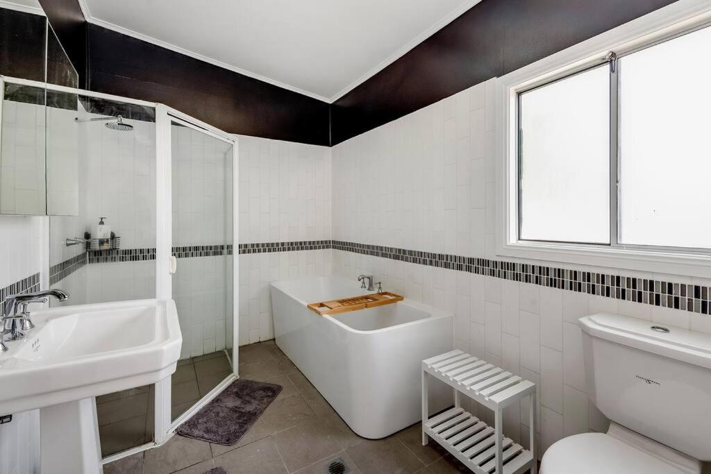 Spacious 3-Bedroom Family Home in Concord's Heart!