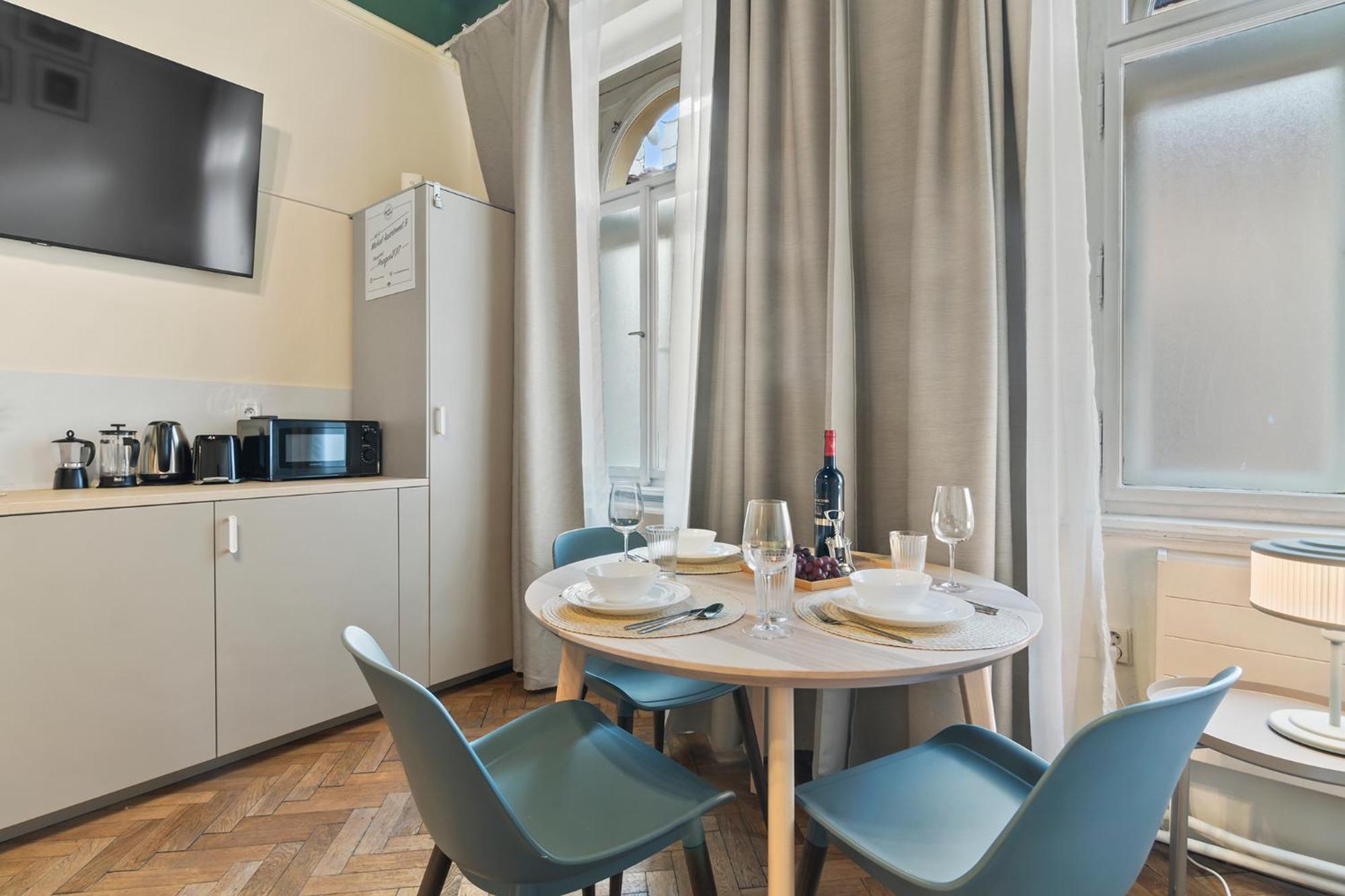 APTs in OLD TOWN PRAGUE by Michal&Friends