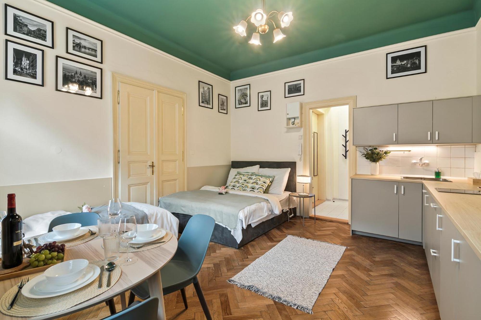 APTs in OLD TOWN PRAGUE by Michal&Friends