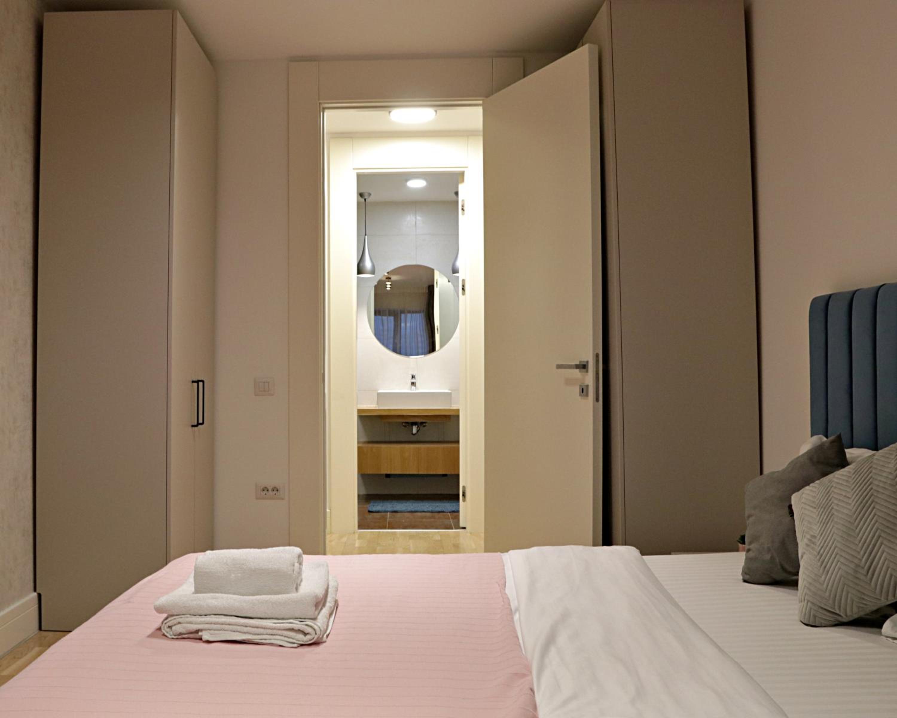 102 Hideaway I 1 BR apartment in Aviatiei view 5