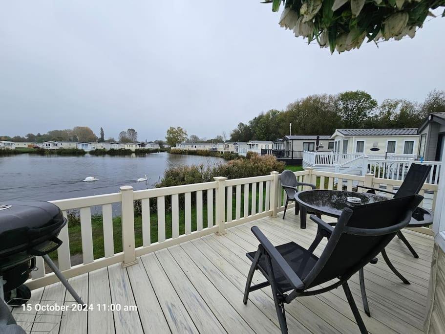ST9 Lodge,Lake side, Hoburne Cotswold Holiday Park view 3