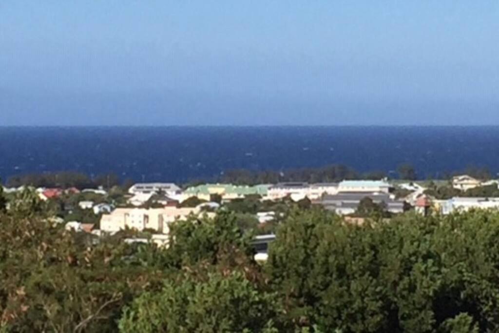 SPLENDIDE f4 AVEC VUE IMPRENABLE SUR L'OCEAN view 3