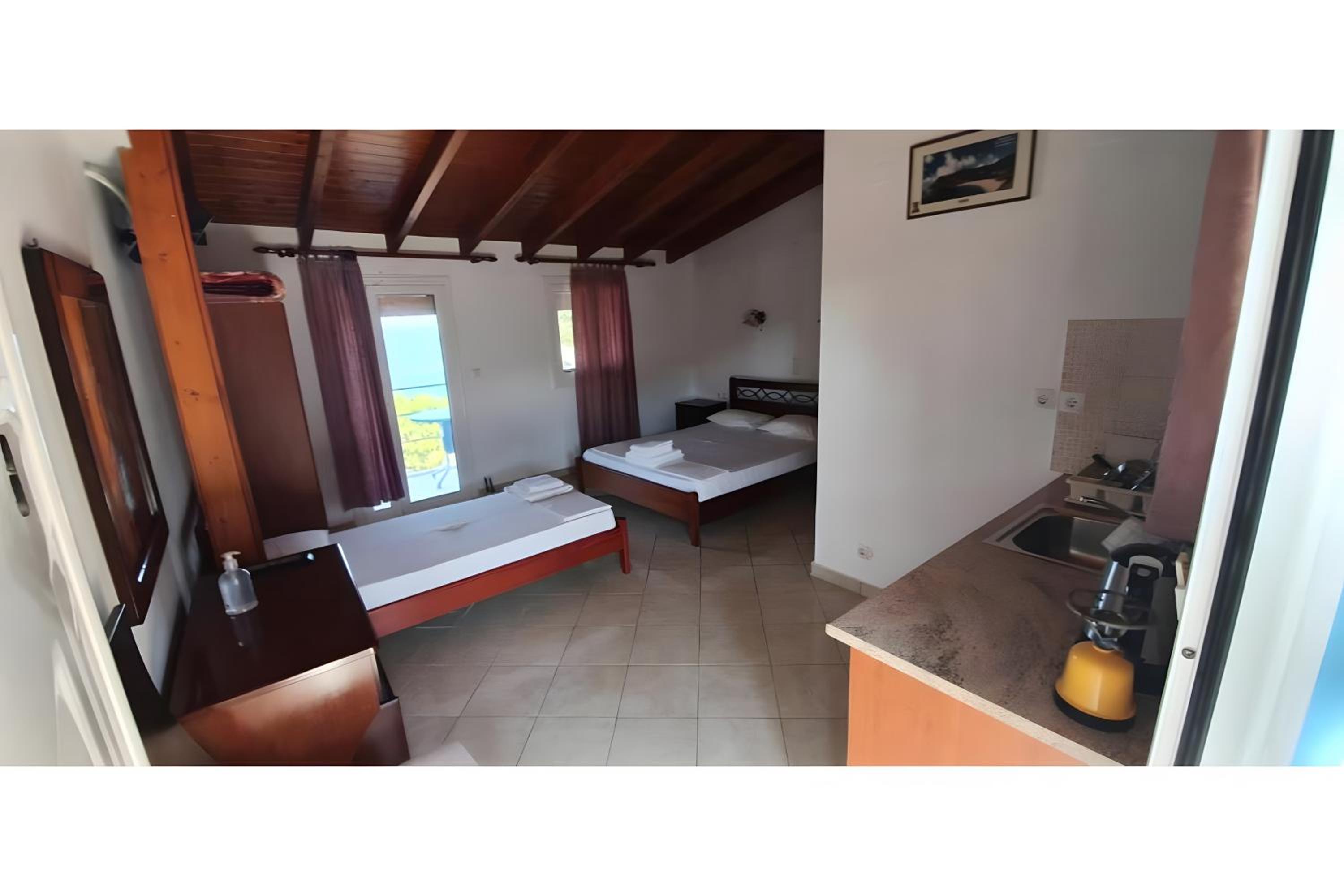 Alex bar apartments