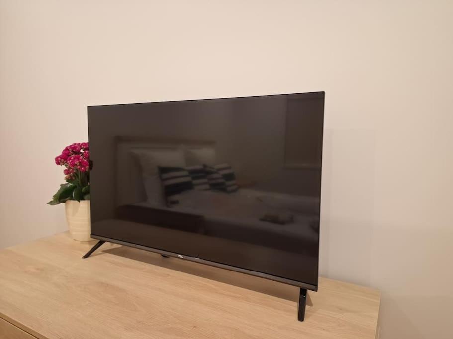 Two bedroom homestay with private entrance in convenient location view 3