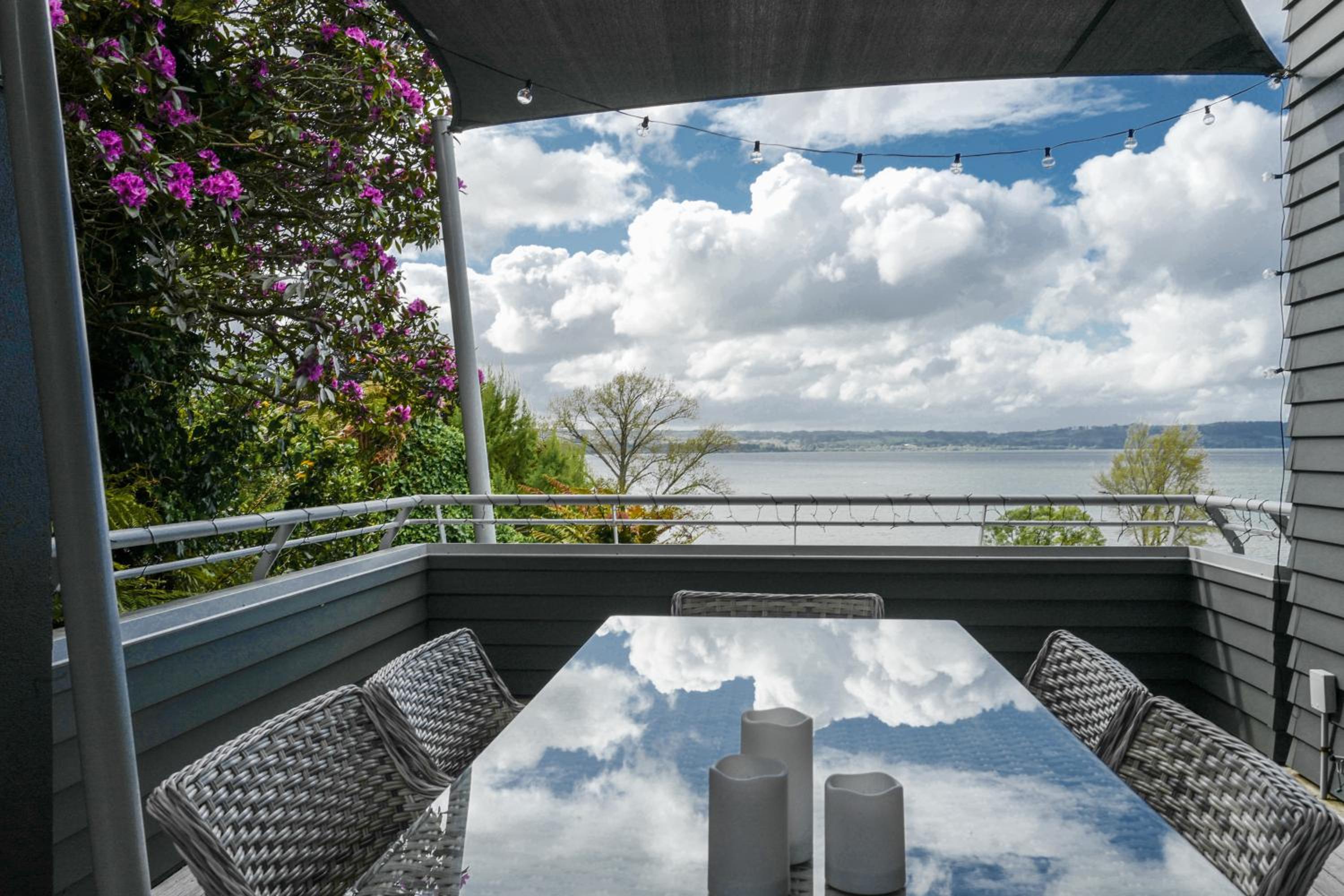 Rotorua Serenity Lakeview Retreat