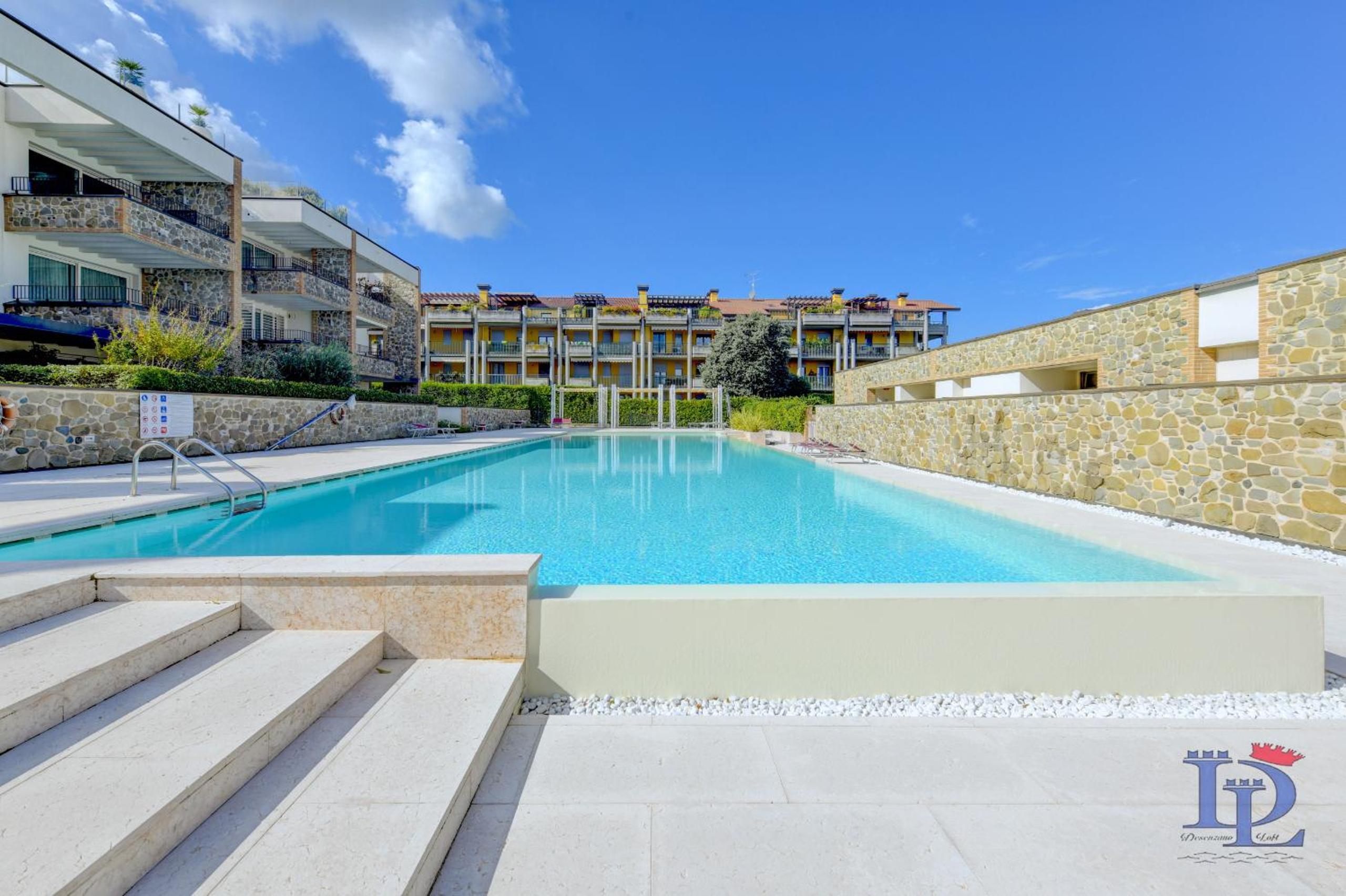 Warda Lovely Suite DesenzanoLoft Official Partner Homes & Villas by Marriott Bonvoy view 5