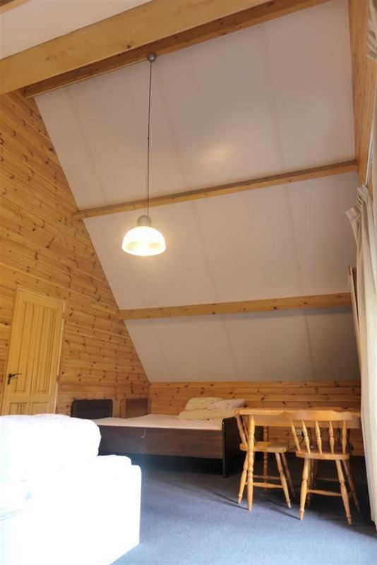 Cosy Sjalay near the lake for 6-8 persons