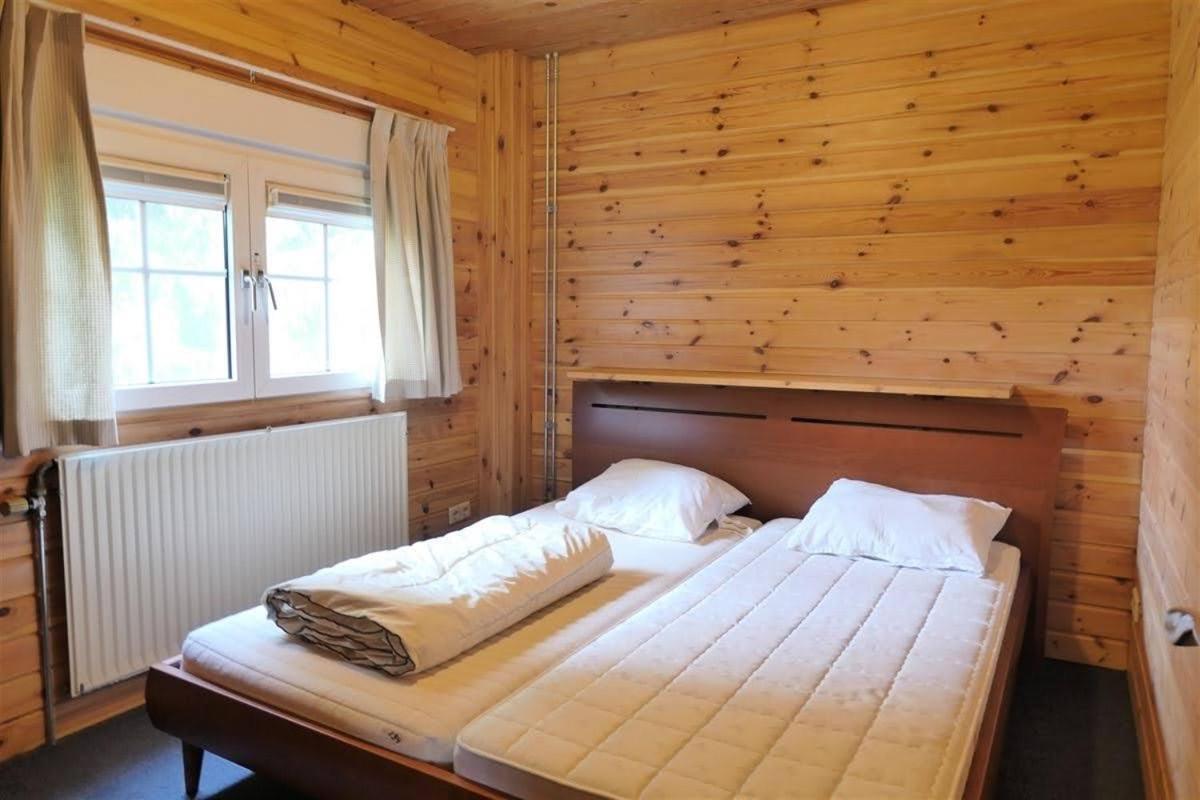 Cosy Sjalay near the lake for 6-8 persons