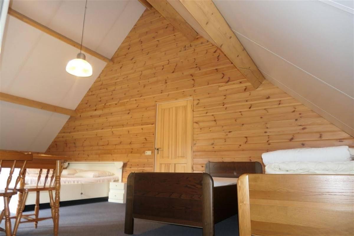 Cosy Sjalay near the lake for 6-8 persons