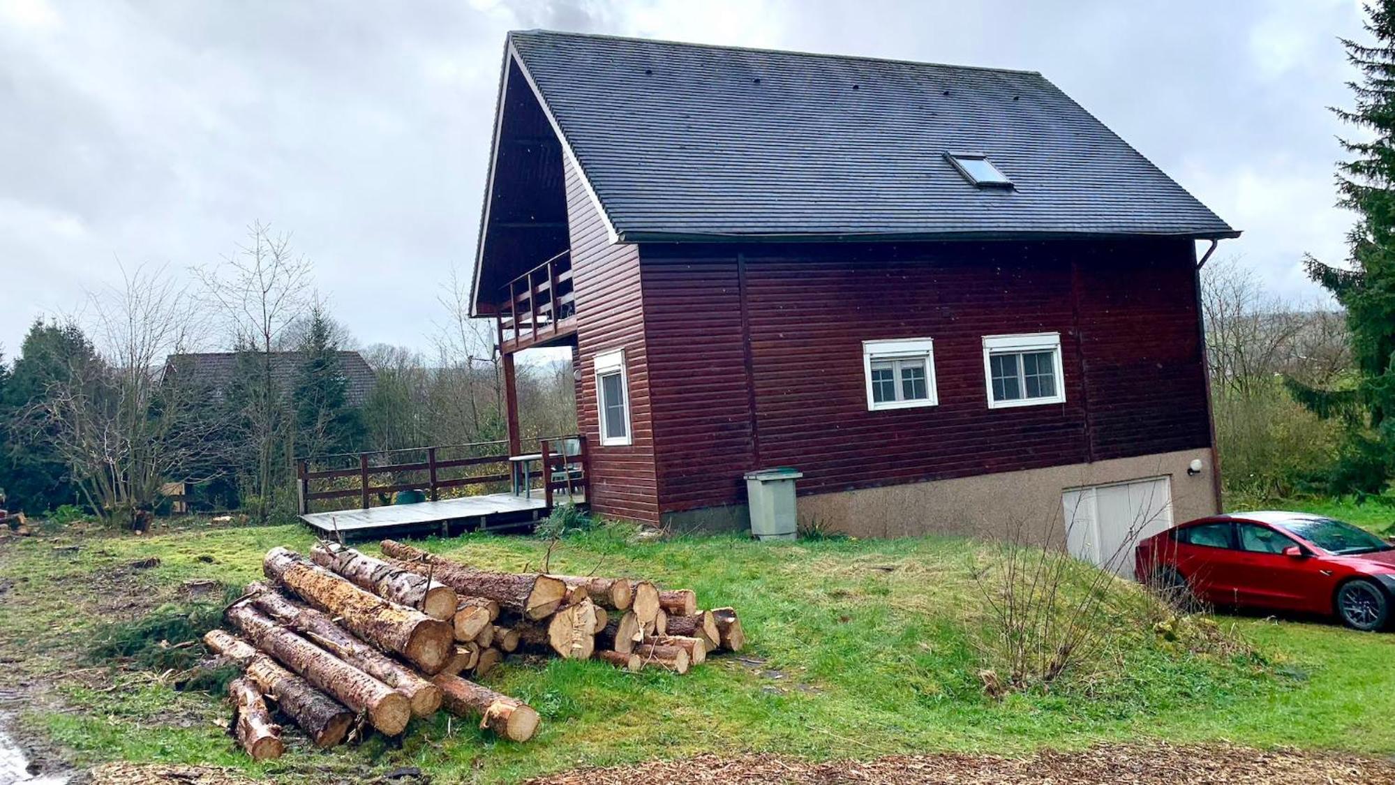Cosy Sjalay near the lake for 6-8 persons