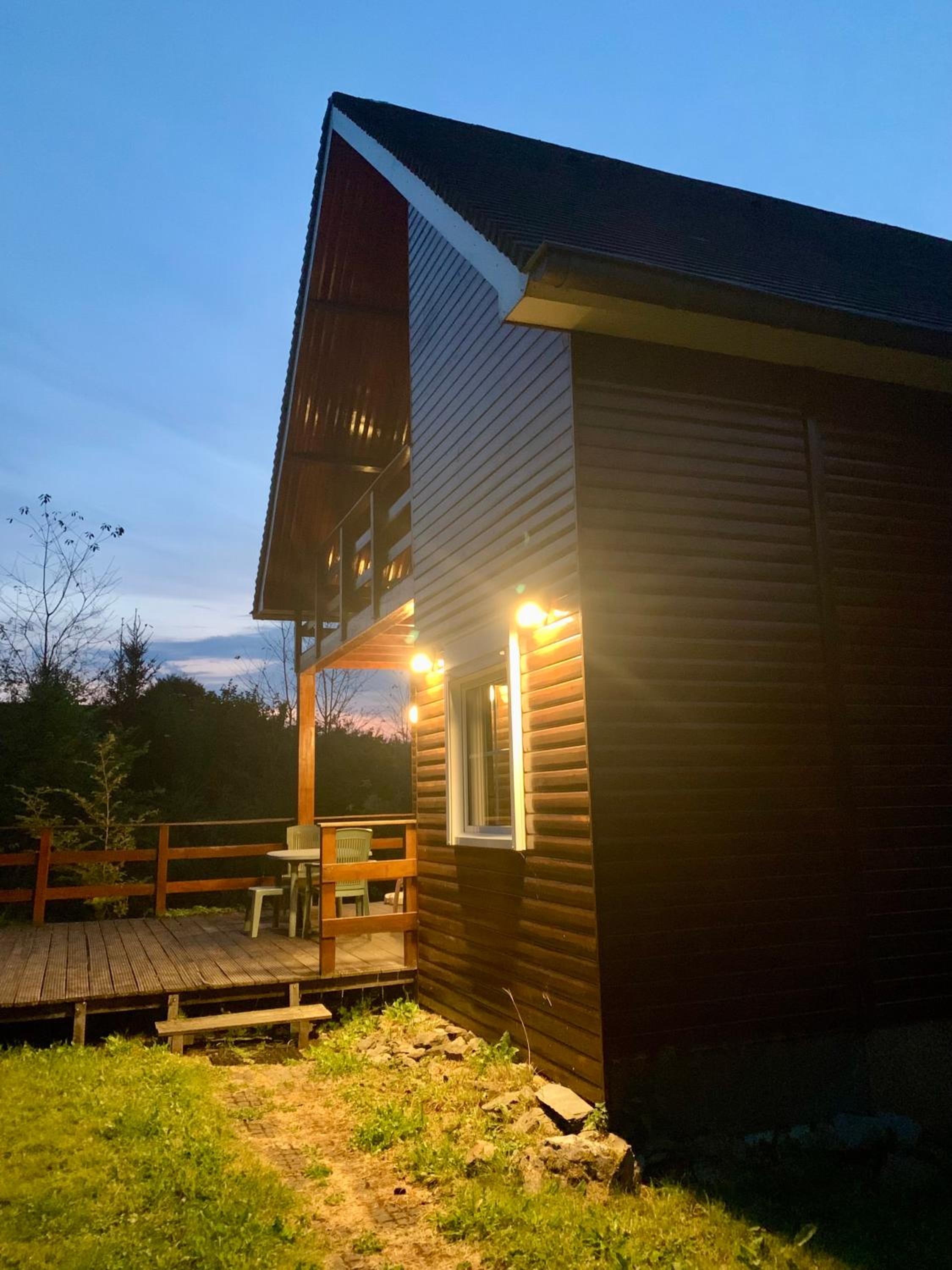Cosy Sjalay near the lake for 6-8 persons