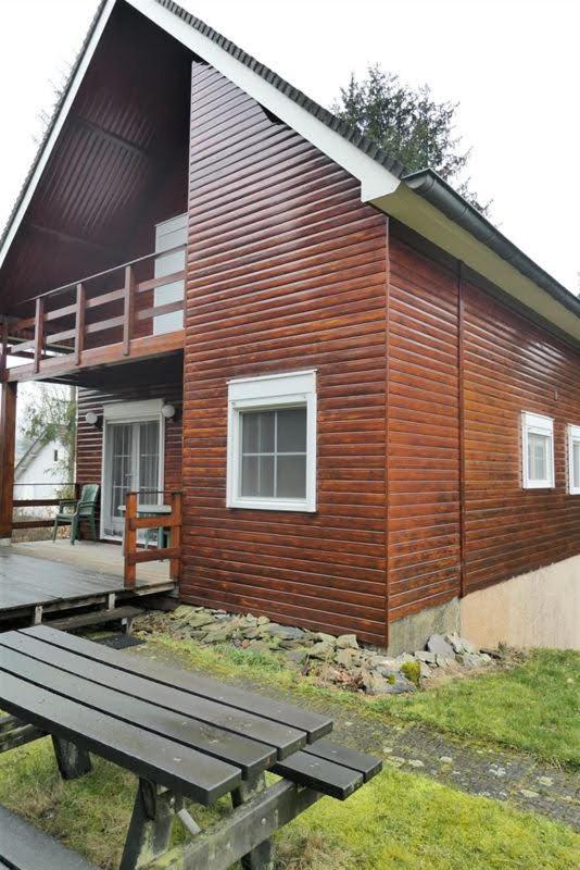 Cosy Sjalay near the lake for 6-8 persons