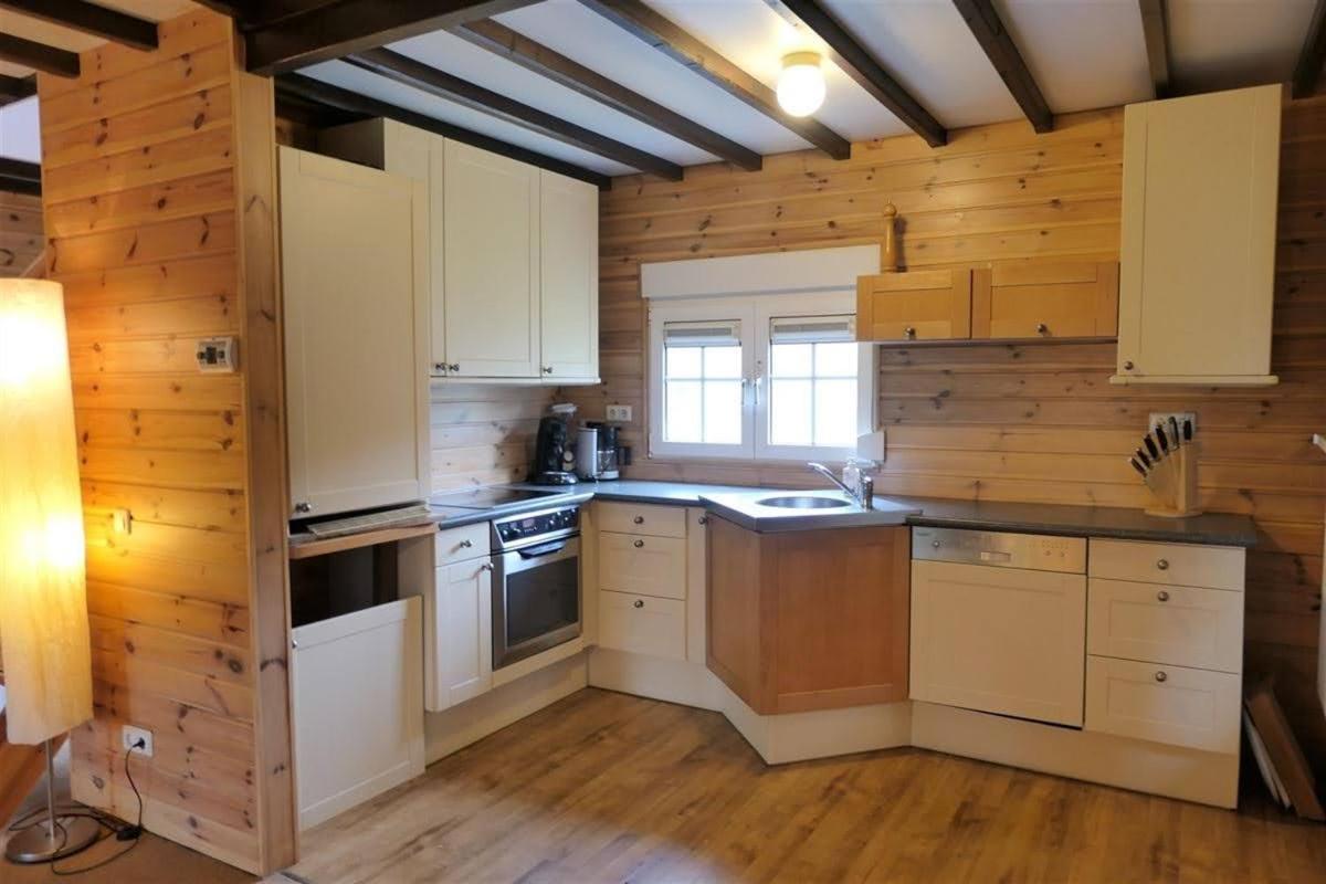 Cosy Sjalay near the lake for 6-8 persons