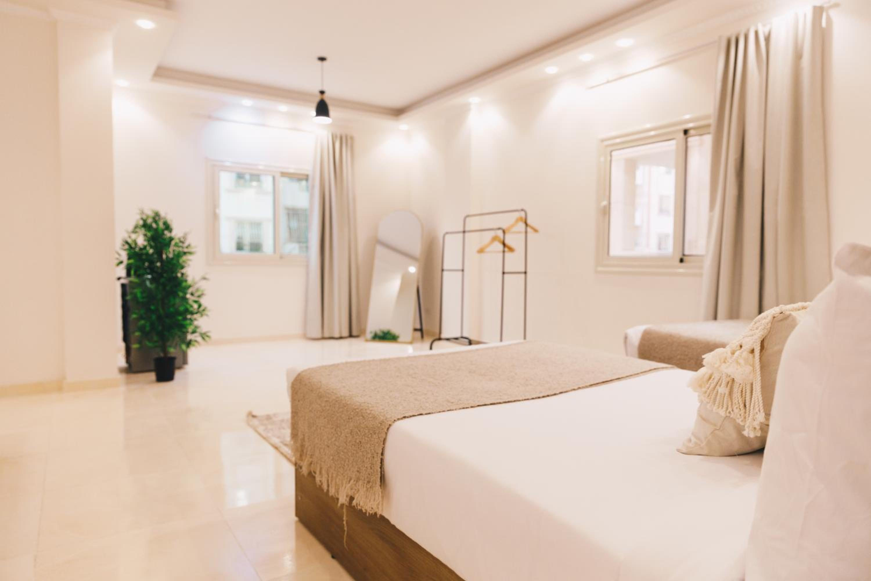 VIOLA by Elegant Hospitality - near Waterway Mall
