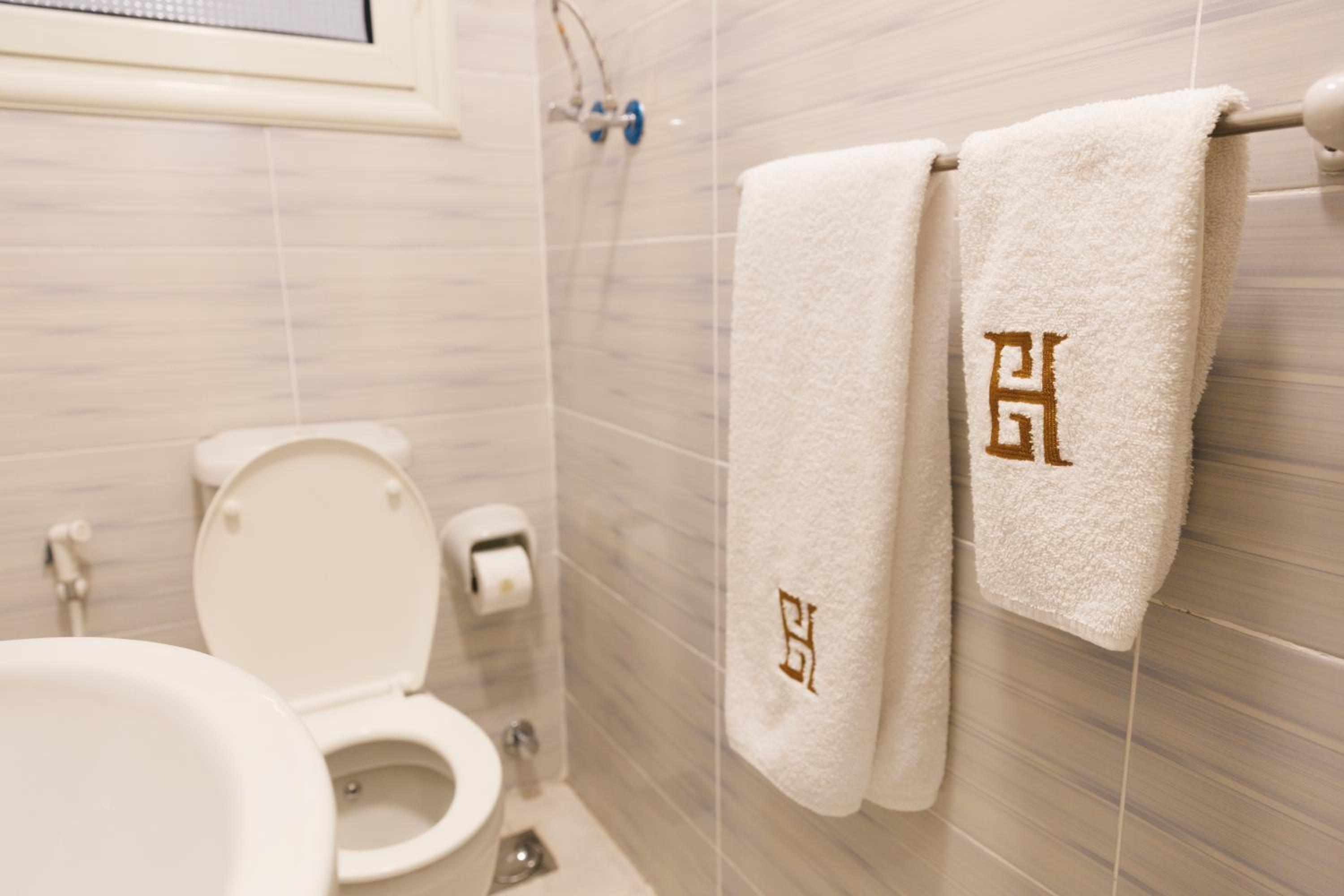 VIOLA by Elegant Hospitality - near Waterway Mall