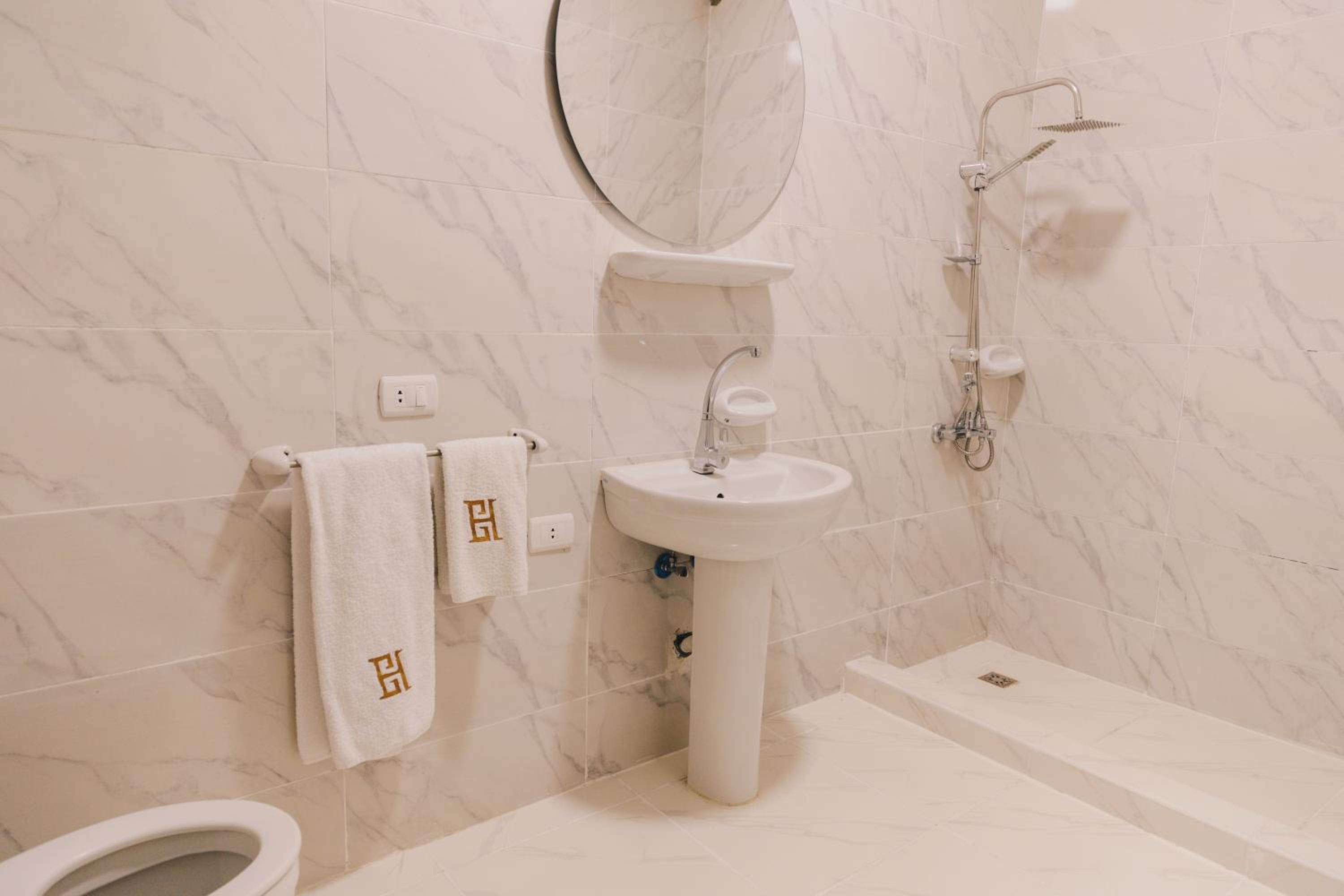 VIOLA by Elegant Hospitality - near Waterway Mall