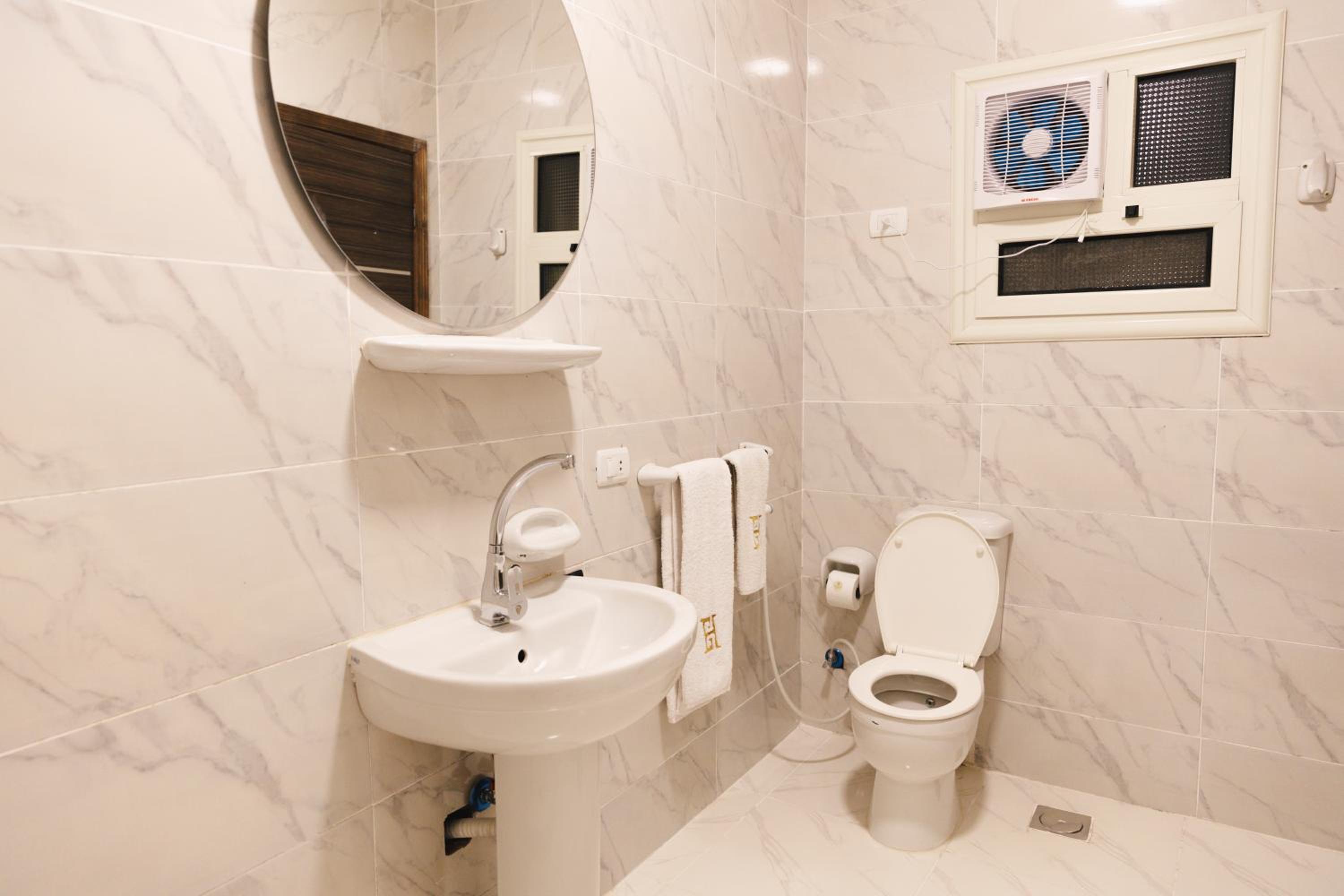 VIOLA by Elegant Hospitality - near Waterway Mall