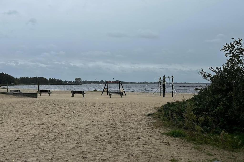Moderne chalet op het strand view 4