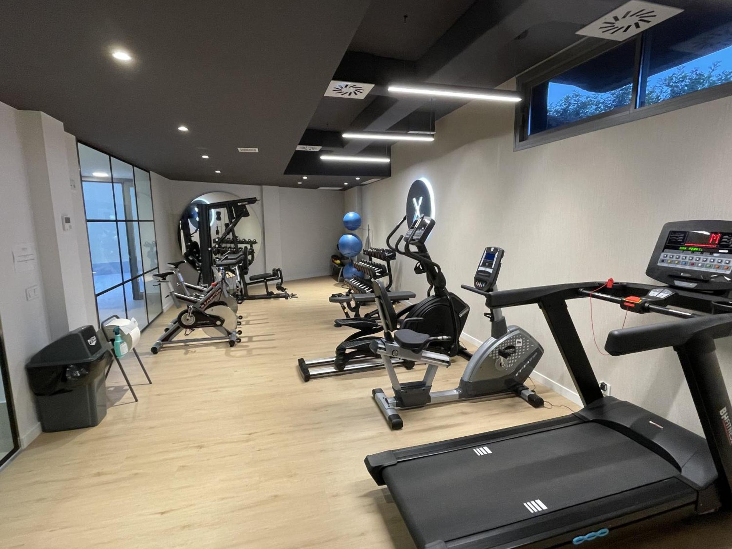 ViVi Homes - Marisol Pool, Sauna, Gym, Spa & Beach