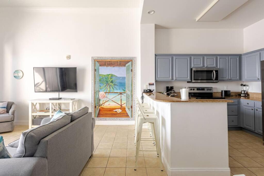 Lakefront Disney Dream Condo