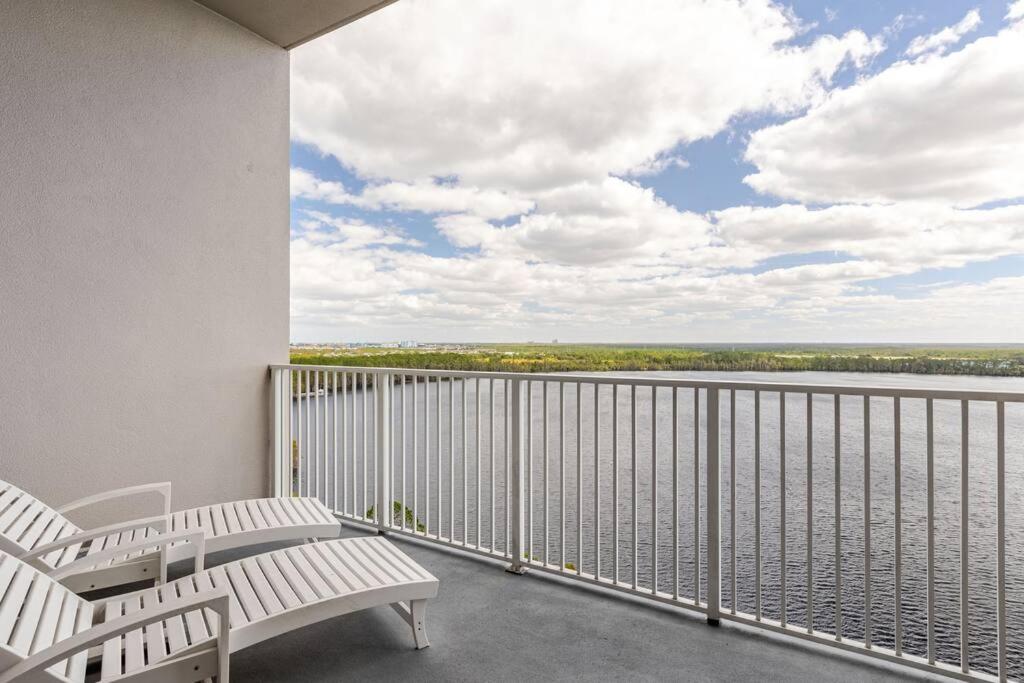 Lakefront Disney Dream Condo