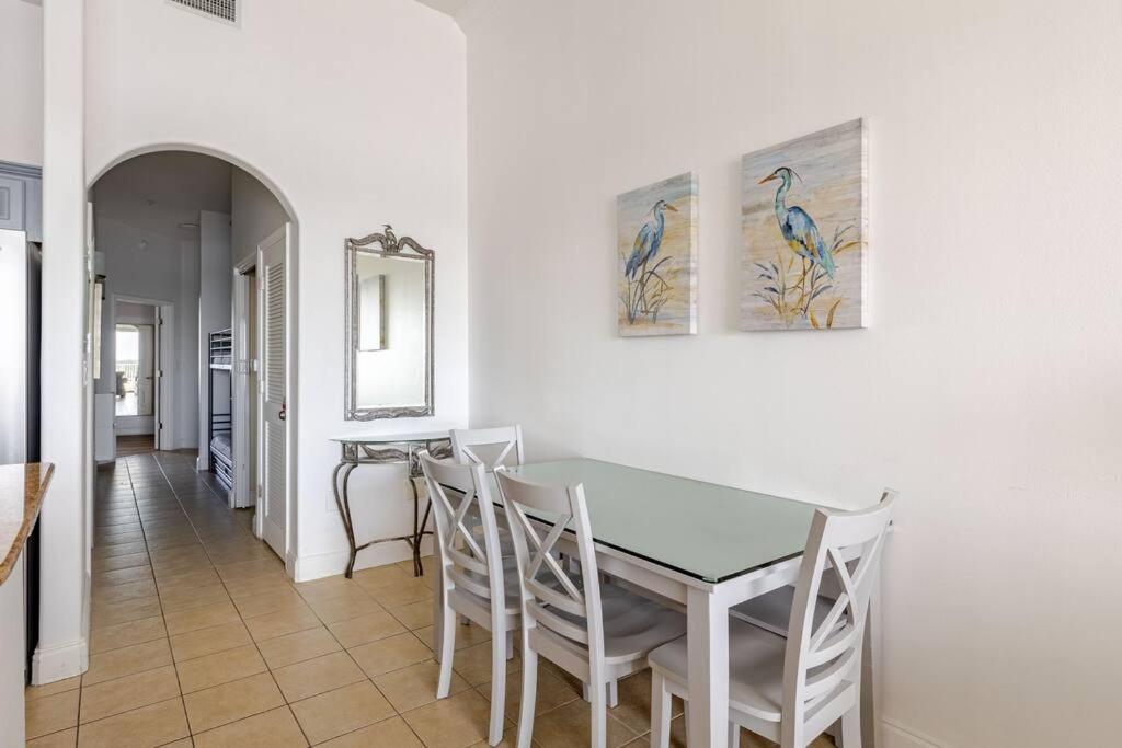 Lakefront Disney Dream Condo