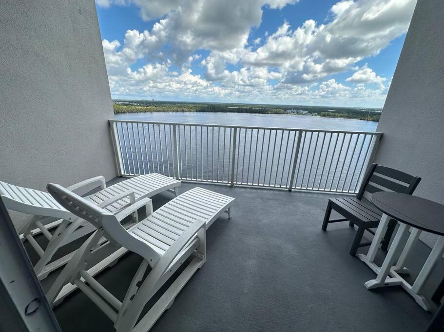 Lakefront Disney Dream Condo