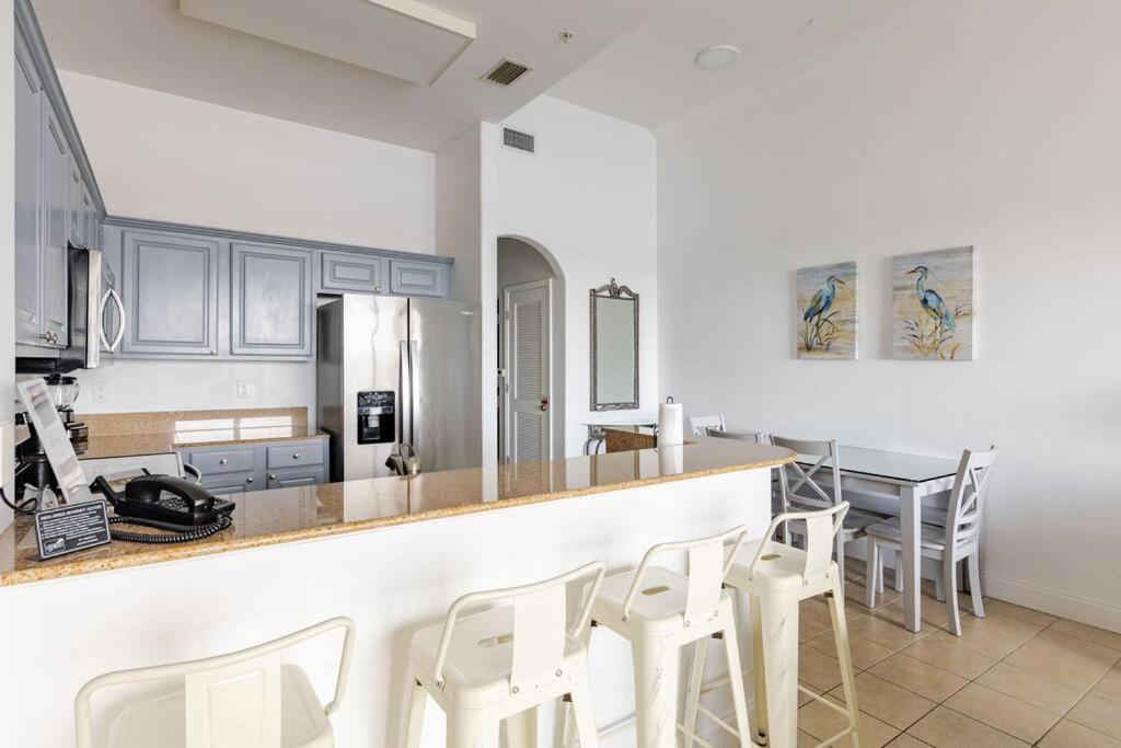 Lakefront Disney Dream Condo