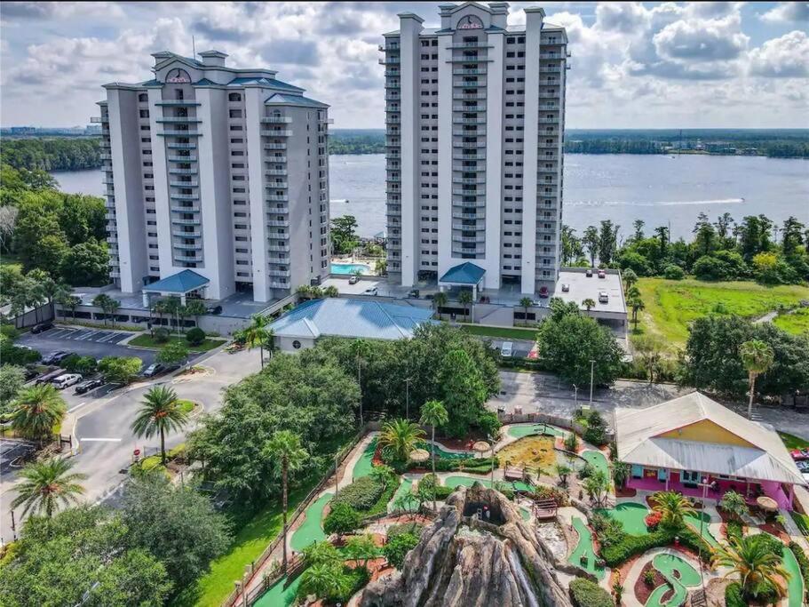 Lakefront Disney Dream Condo
