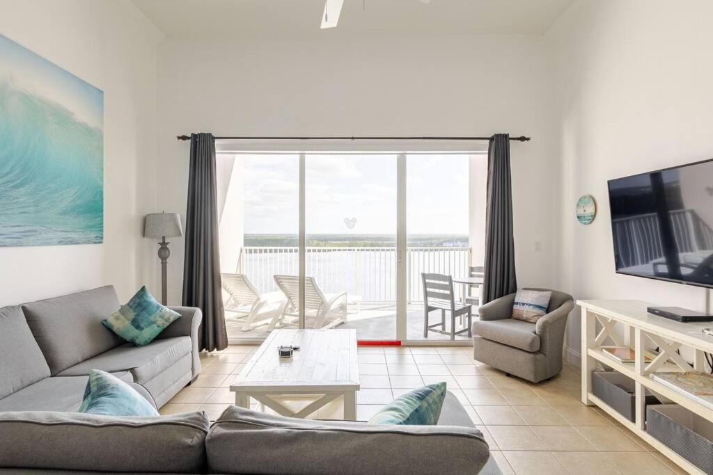 Lakefront Disney Dream Condo