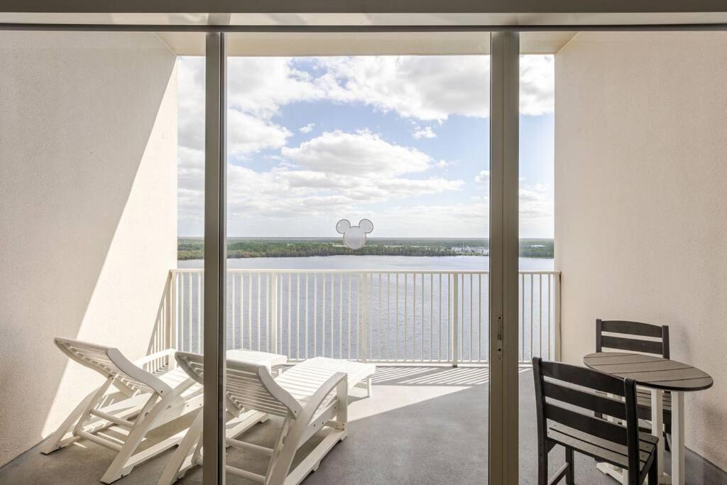 Lakefront Disney Dream Condo