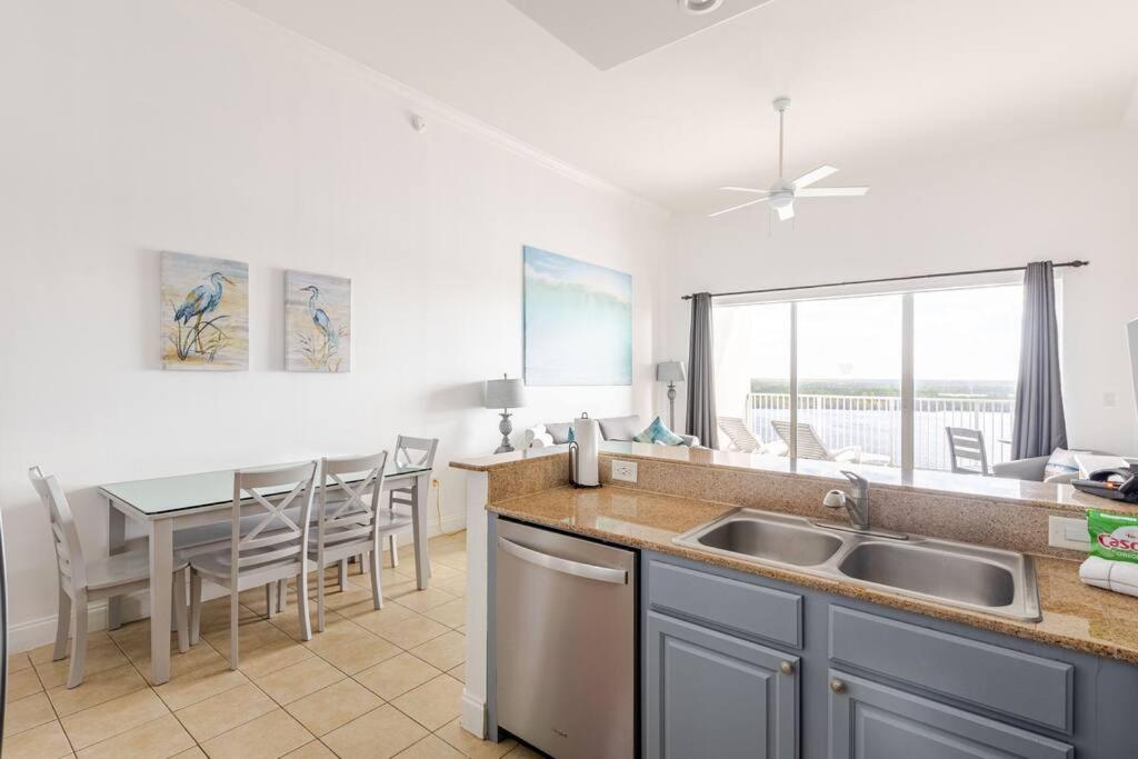 Lakefront Disney Dream Condo
