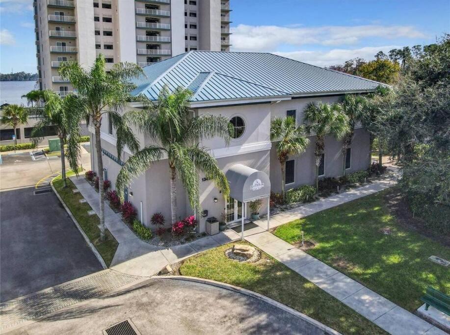 Lakefront Disney Dream Condo