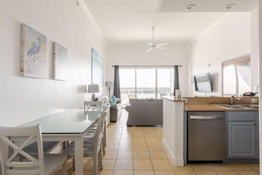 Lakefront Disney Dream Condo