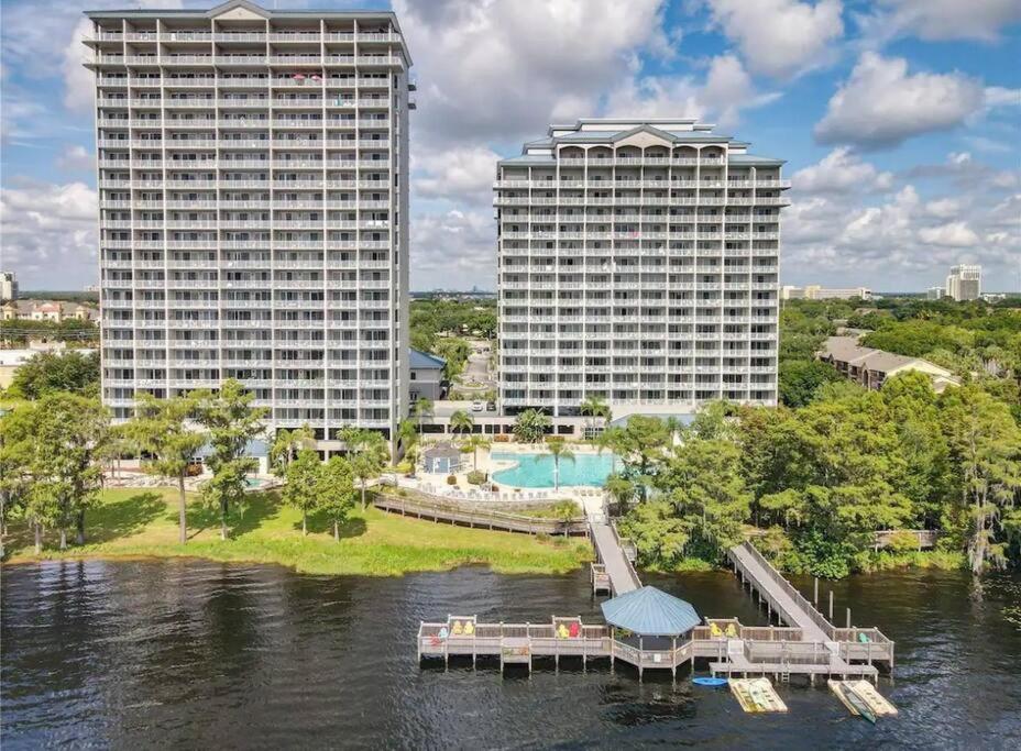 Lakefront Disney Dream Condo