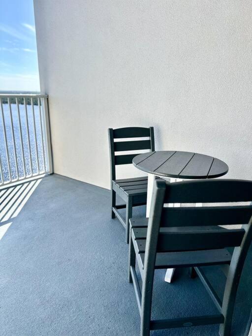 Lakefront Disney Dream Condo